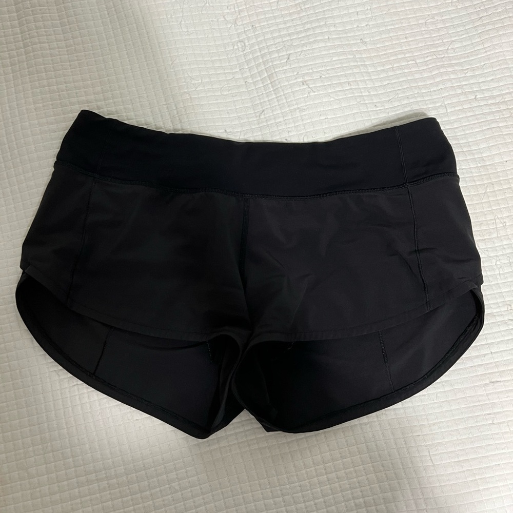 Speed Up Low-Rise Lined black lulu lemon Short 2.5"
